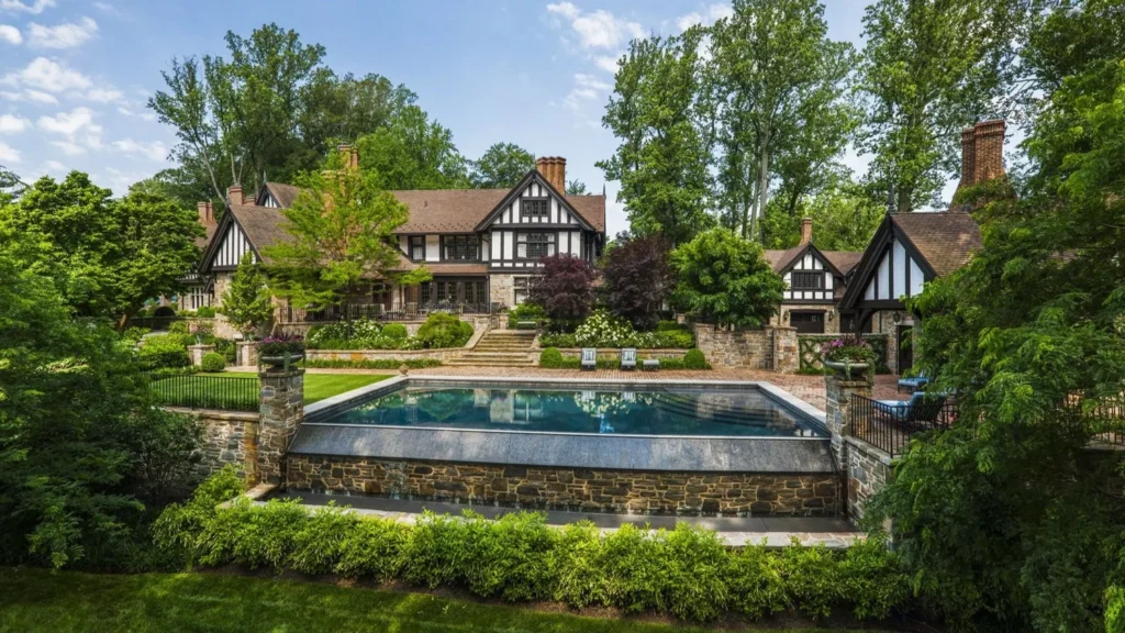 5 best neighborhoods on the main line