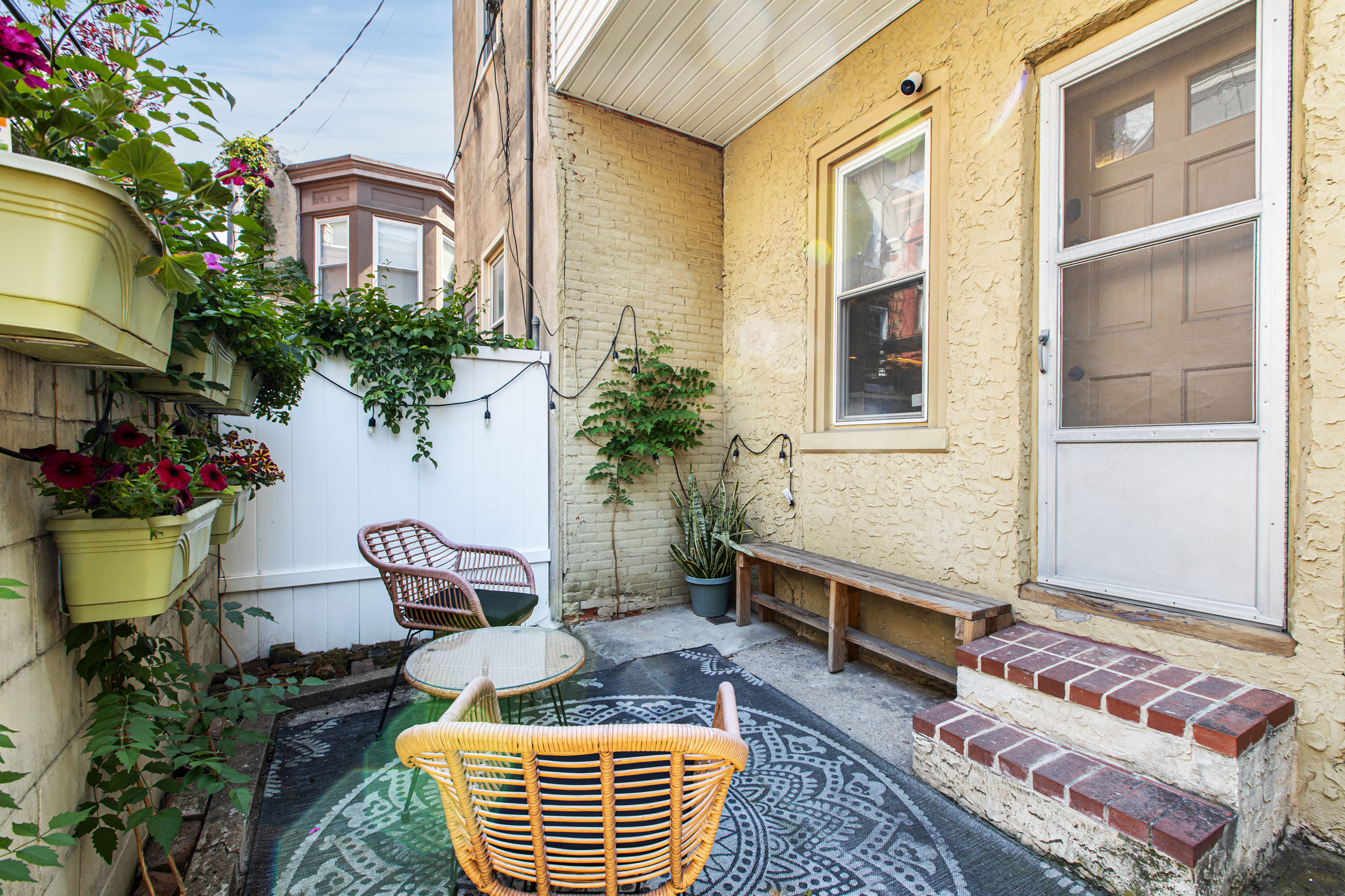 37_892 n bucknell st-2